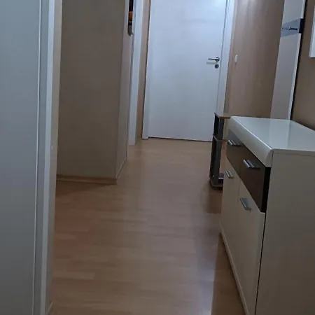 Komfortable In Floersheim-weilbach Apartment