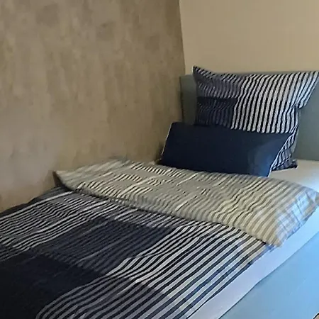 Komfortable In Floersheim-weilbach Apartment